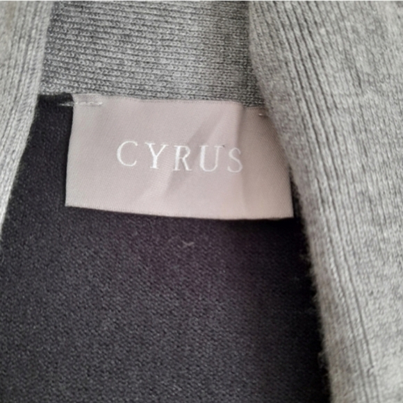 Cyrus Black and Gray Women's Cardigan - Picture 3 of 4